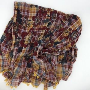 Oblong woven plaid scarf with printed flowers